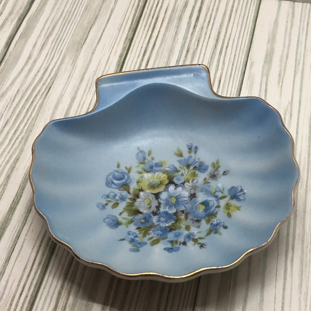 Vintage Shell Shaped Soap Dish